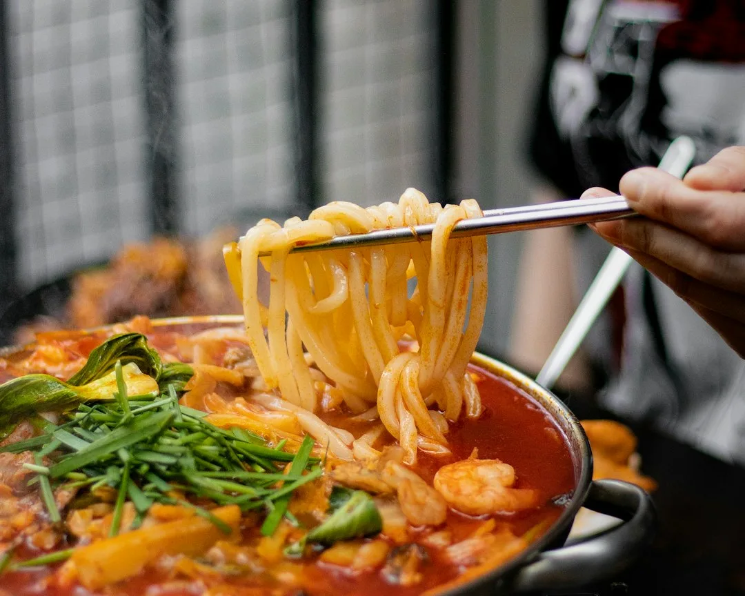 새콤달콤 비빔소면